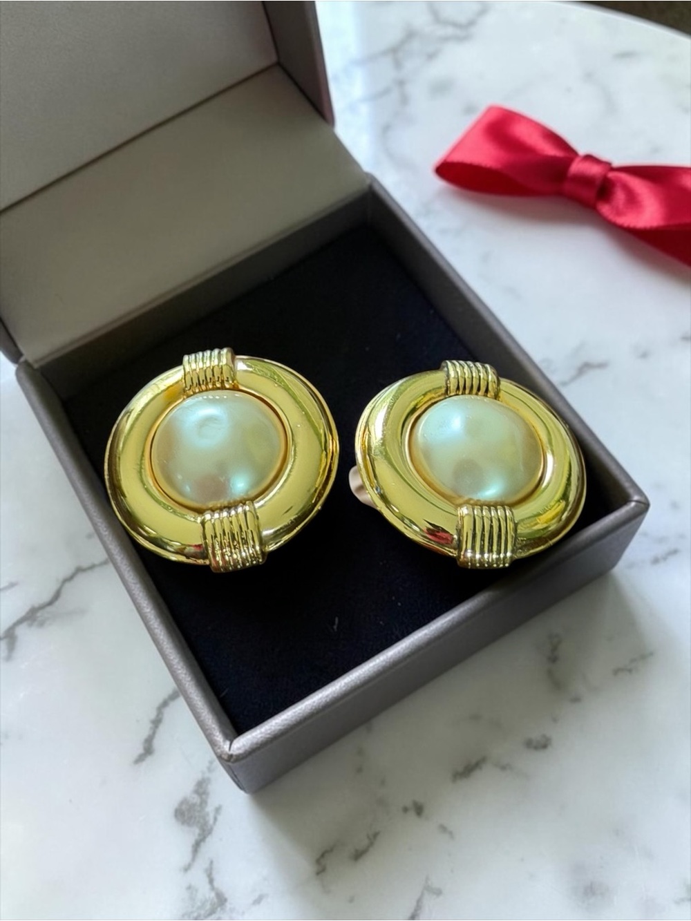 Vintage CHANEL 1980s Gold Pearl Clip On Earrings - Certified Authentic